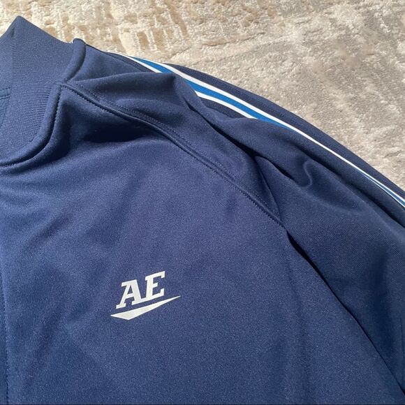 🚨 3 for $25 - AMERICAN Eagle Navy Bomber Sweatshirt - Picture 3 of 11